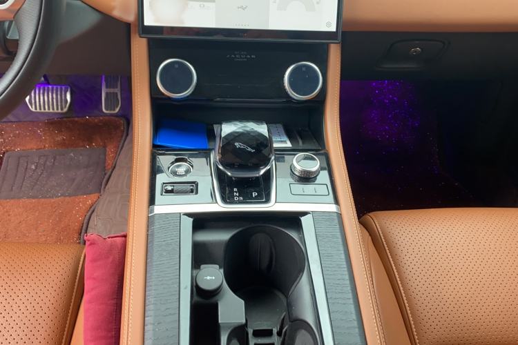 Used Jaguar XFL 2021 XFL 2.0T P250 All-Wheel-Drive Shimmering Black Sport Edition Gear Lever