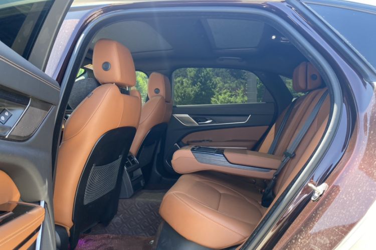 Used Jaguar XFL 2021 XFL 2.0T P250 All-Wheel-Drive Shimmering Black Sport Edition Interior 1