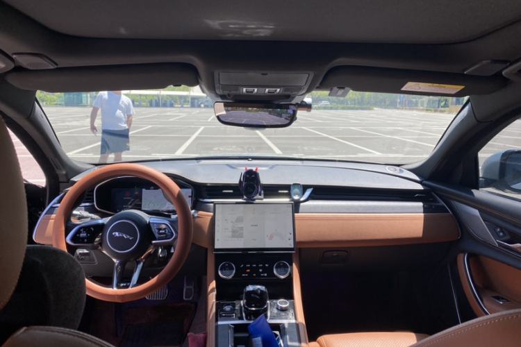 Used Jaguar XFL 2021 XFL 2.0T P250 All-Wheel-Drive Shimmering Black Sport Edition Interior 2