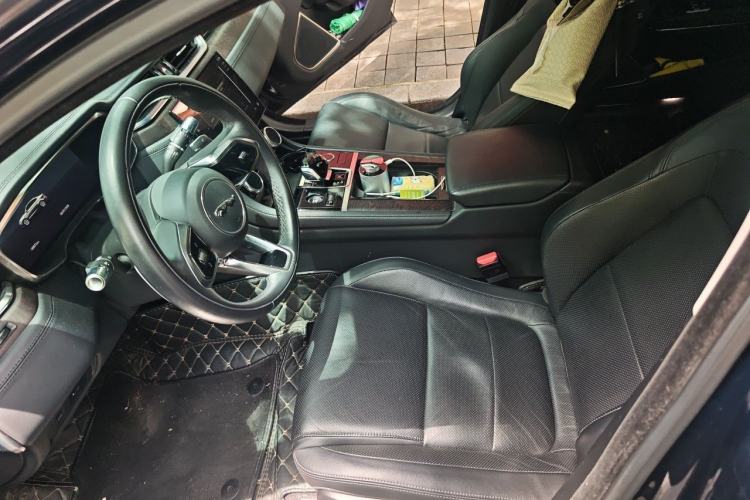 Used Jaguar XFL 2021 XFL 2.0T P250 Two-Wheel-Drive Luxury Deluxe Edition Left Front Seat