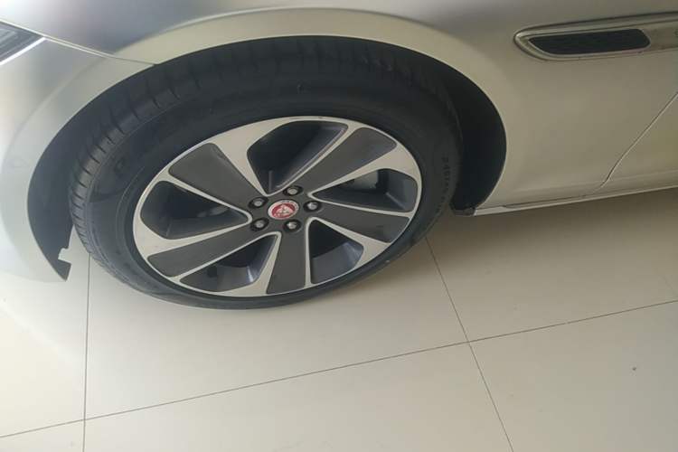 Used Jaguar XFL 2021 XFL 2.0T P200 Two-Wheel-Drive Elite Luxury Edition Left Front Wheel Hub