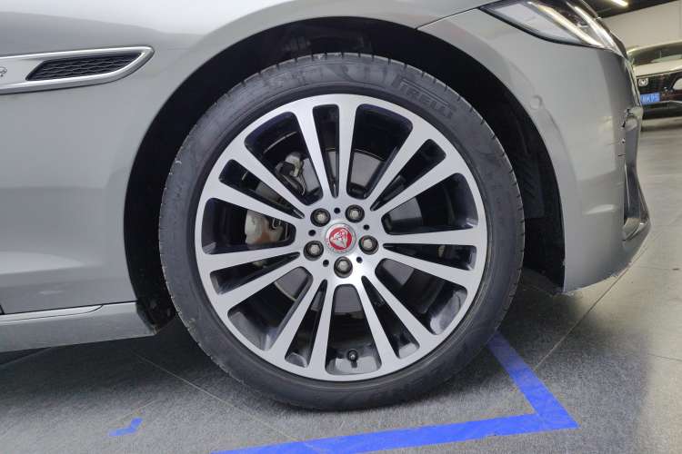 Used Jaguar XFL 2021 XFL 2.0T P250 Two-Wheel-Drive Luxury Deluxe Edition Left Rear Wheel Hub