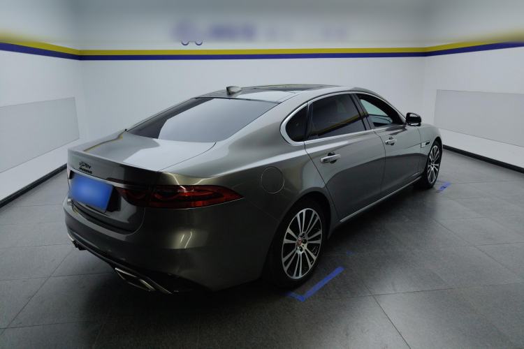 Used Jaguar XFL 2021 XFL 2.0T P250 Two-Wheel-Drive Luxury Deluxe Edition Rear Right 45 Deg