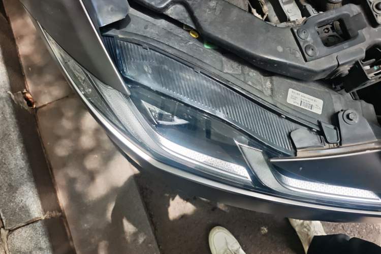 Used Jaguar XFL 2021 XFL 2.0T P250 Two-Wheel-Drive Luxury Deluxe Edition Right Front Headlight
