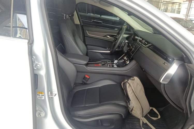 Used Jaguar XFL 2021 XFL 2.0T P200 Two-Wheel-Drive Elite Luxury Edition Right Front Seat