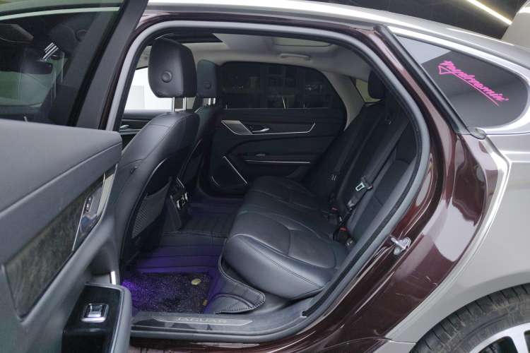 Used Jaguar XFL 2021 XFL 2.0T P250 Two-Wheel-Drive Luxury Deluxe Edition Right Rear Seat
