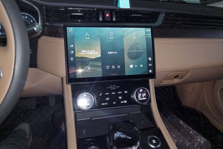 Used Jaguar XFL 2021 XFL 2.0T P250 Two-Wheel-Drive Luxury Deluxe Edition Audio And AC Panel
