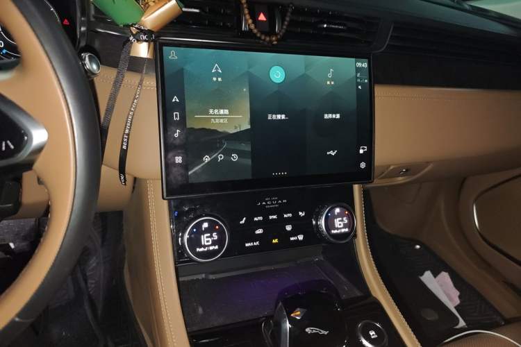 Used Jaguar XFL 2021 XFL 2.0T P250 Two-Wheel-Drive Luxury Deluxe Edition Audio And AC Panel