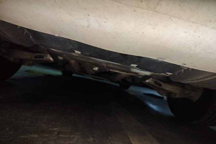 Used Jaguar XFL 2021 XFL 2.0T P250 Two-Wheel-Drive Luxury Deluxe Edition Chassis Rear