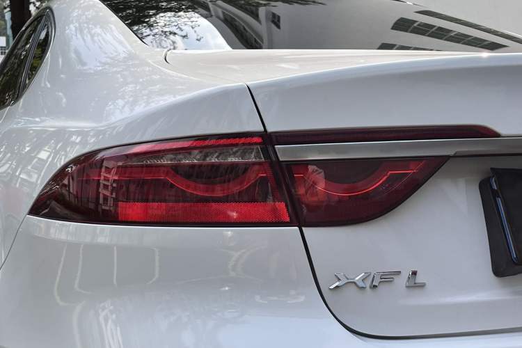 Used Jaguar XFL 2021 XFL 2.0T P250 Two-Wheel-Drive Elite Sport Edition Exterior 7