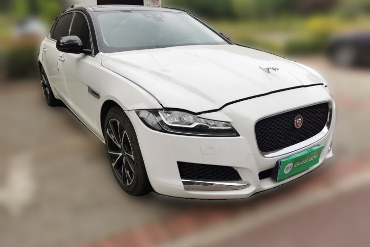 Used Jaguar XFL 2021 XFL 2.0T P250 Two-Wheel-Drive Luxury Deluxe Edition Front Right 45 Deg
