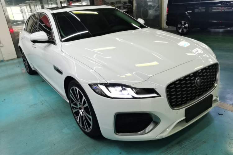 Used Jaguar XFL 2021 XFL 2.0T P250 Two-Wheel-Drive Luxury Deluxe Edition Front Right 45 Deg