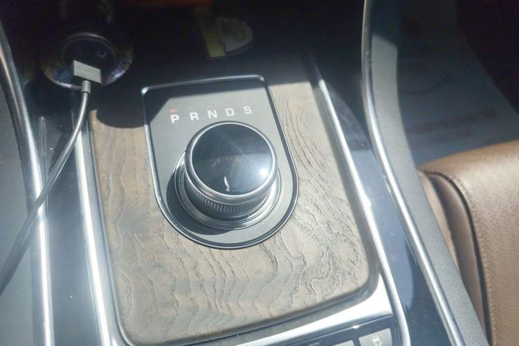 Used Jaguar XFL 2021 XFL 2.0T P250 Two-Wheel-Drive Luxury Deluxe Edition Gear Lever