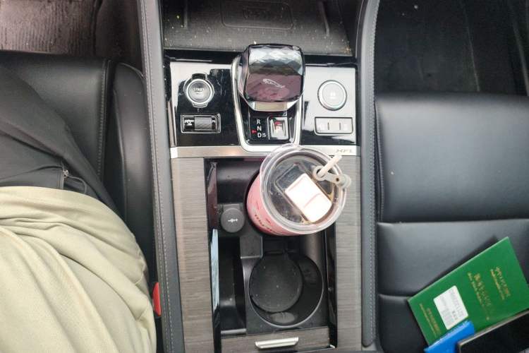 Used Jaguar XFL 2021 XFL 2.0T P200 Two-Wheel-Drive Elite Luxury Edition Gear Lever