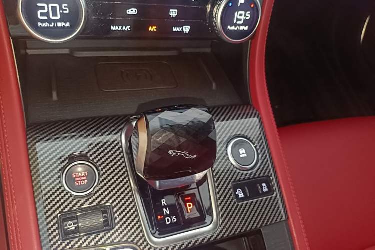 Used Jaguar XFL 2021 XFL 2.0T P250 Two-Wheel-Drive Elite Sport Edition Gear Lever