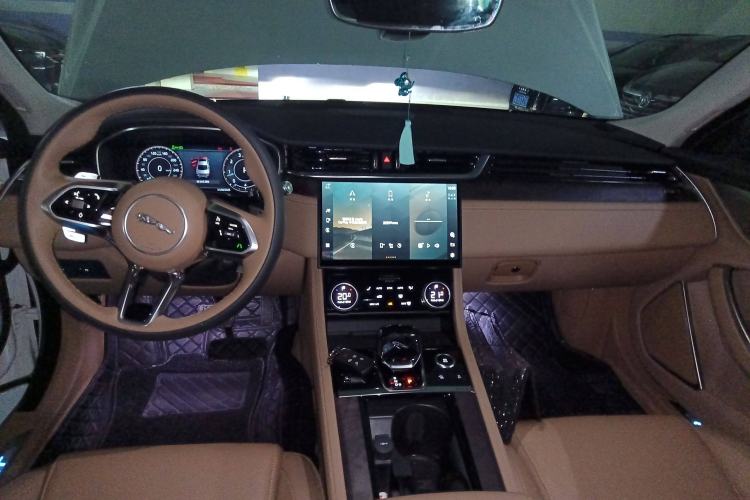 Used Jaguar XFL 2021 XFL 2.0T P250 Two-Wheel-Drive Luxury Deluxe Edition Interior 2