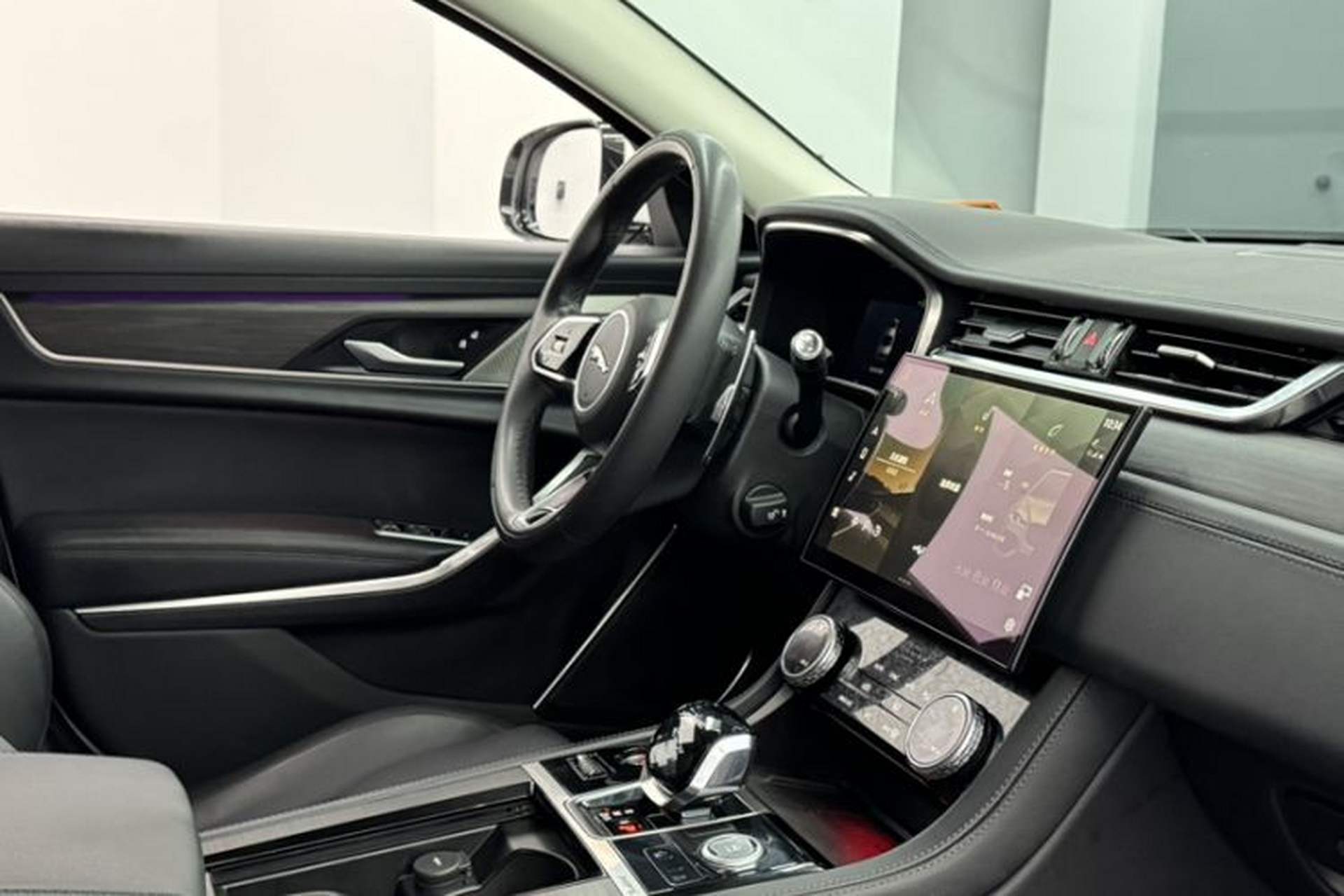 Used Jaguar XFL 2021 XFL 2.0T P200 Two-Wheel-Drive Elite Luxury Edition Interior 4
