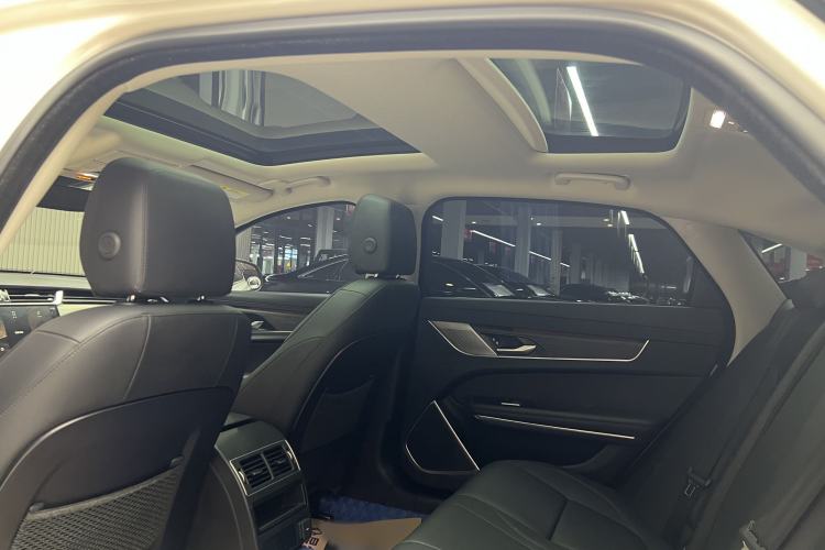 Used Jaguar XFL 2021 XFL 2.0T P200 Two-Wheel-Drive Elite Luxury Edition Interior 9