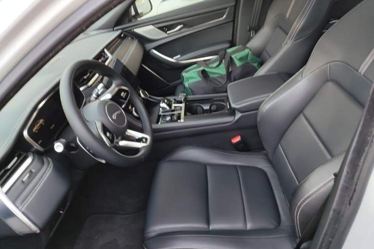 Used Jaguar XFL 2021 XFL 2.0T P250 All-Wheel-Drive Shimmering Black Sport Edition Left Front Seat