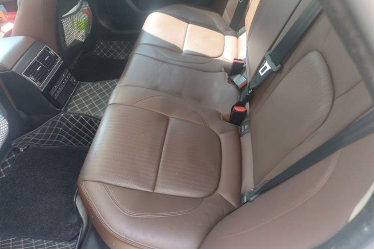 Used Jaguar XFL 2021 XFL 2.0T P250 Two-Wheel-Drive Luxury Deluxe Edition Left Rear Seat