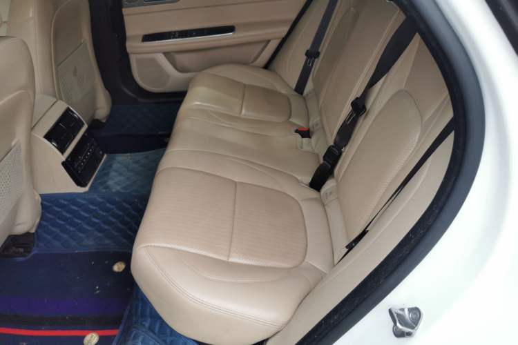 Used Jaguar XFL 2021 XFL 2.0T P250 Two-Wheel-Drive Luxury Deluxe Edition Left Rear Seat