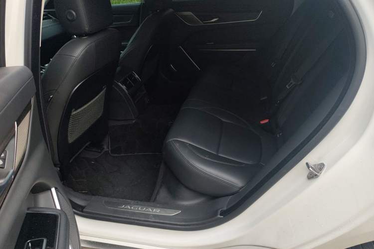 Used Jaguar XFL 2021 XFL 2.0T P200 Two-Wheel-Drive Elite Luxury Edition Left Rear Seat