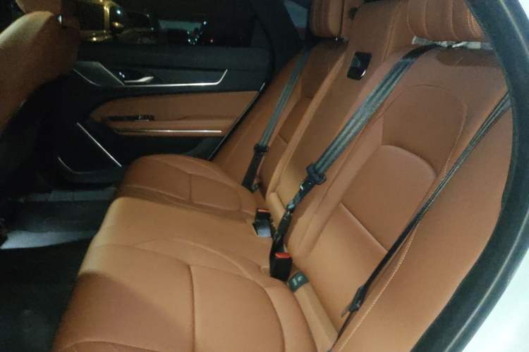 Used Jaguar XFL 2021 XFL 2.0T P250 All-Wheel-Drive Shimmering Black Sport Edition Left Rear Seat