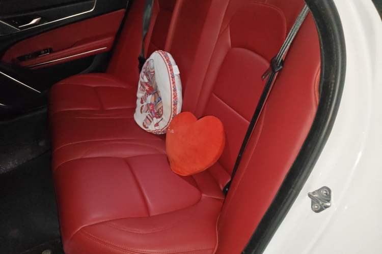 Used Jaguar XFL 2021 XFL 2.0T P250 All-Wheel-Drive Shimmering Black Sport Edition Left Rear Seat