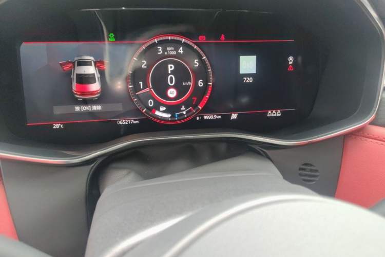 Used Jaguar XFL 2021 XFL 2.0T P250 Two-Wheel-Drive Elite Sport Edition Odometer Close Up