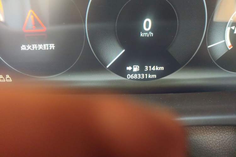 Used Jaguar XFL 2021 XFL 2.0T P250 Two-Wheel-Drive Luxury Deluxe Edition Odometer Close Up