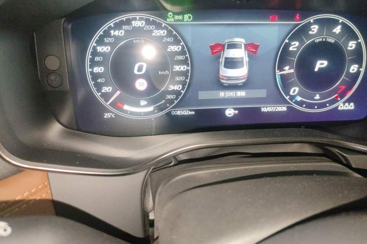 Used Jaguar XFL 2021 XFL 2.0T P250 All-Wheel-Drive Shimmering Black Sport Edition Odometer Close Up