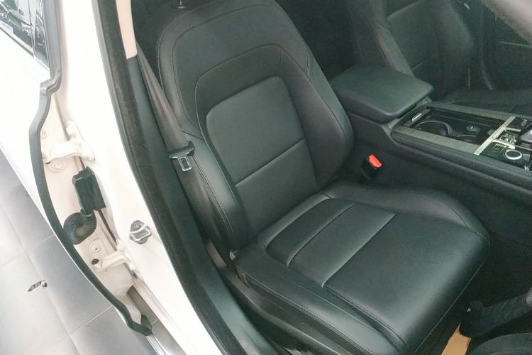 Used Jaguar XFL 2021 XFL 2.0T P200 Two-Wheel-Drive Elite Luxury Edition Right Front Seat