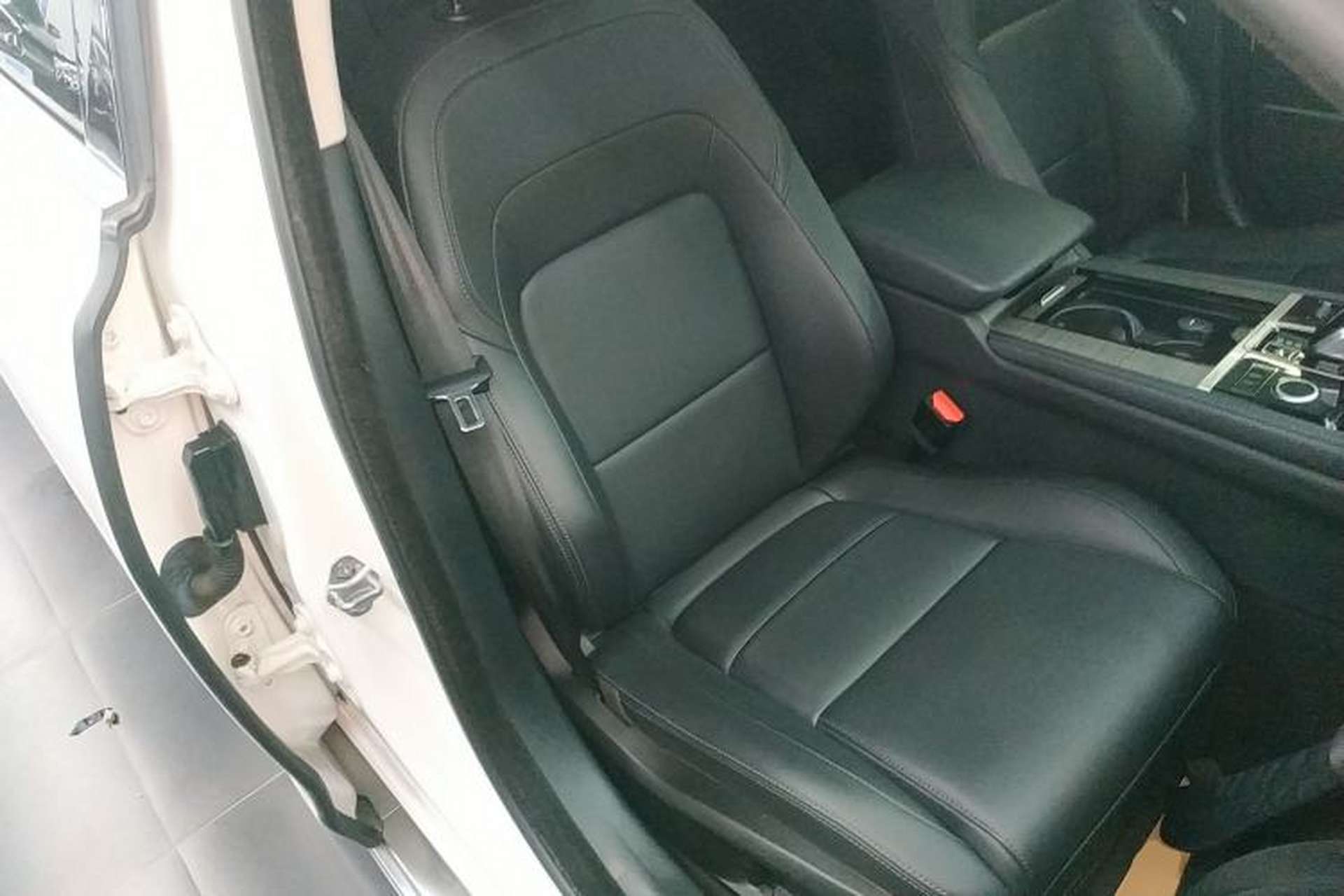 Used Jaguar XFL 2021 XFL 2.0T P200 Two-Wheel-Drive Elite Luxury Edition Right Front Seat