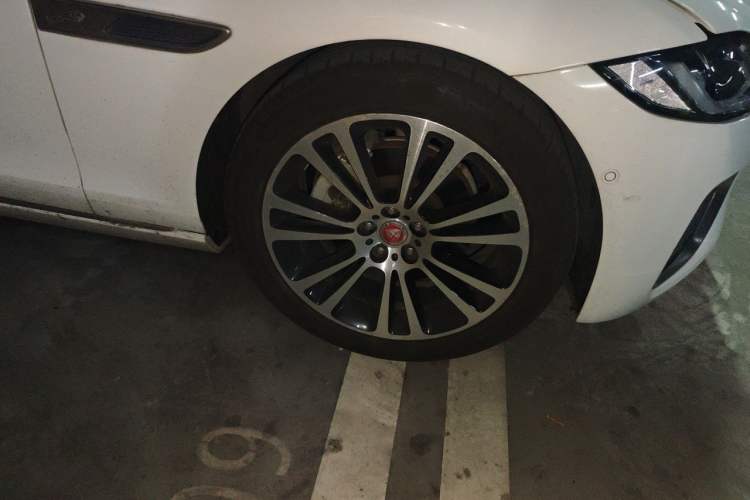 Used Jaguar XFL 2021 XFL 2.0T P250 Two-Wheel-Drive Luxury Deluxe Edition Right Front Wheel Hub