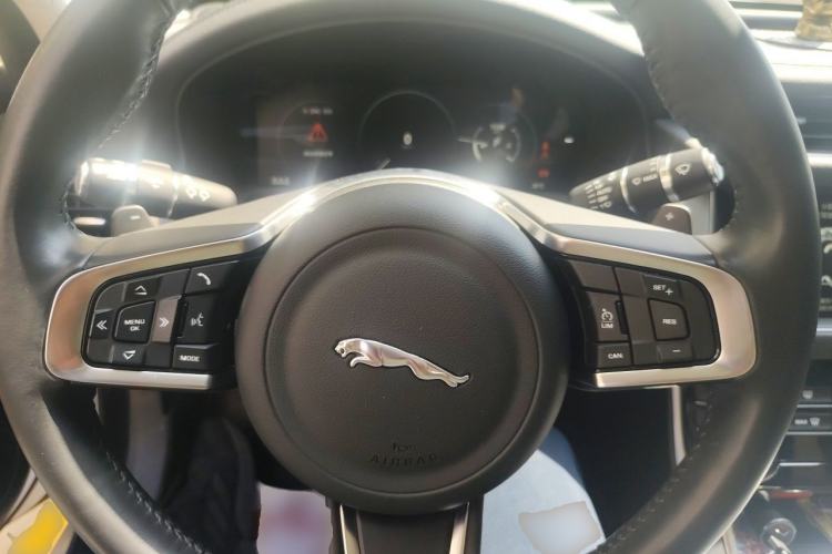 Used Jaguar XFL 2021 XFL 2.0T P250 Two-Wheel-Drive Luxury Deluxe Edition Steering Wheel