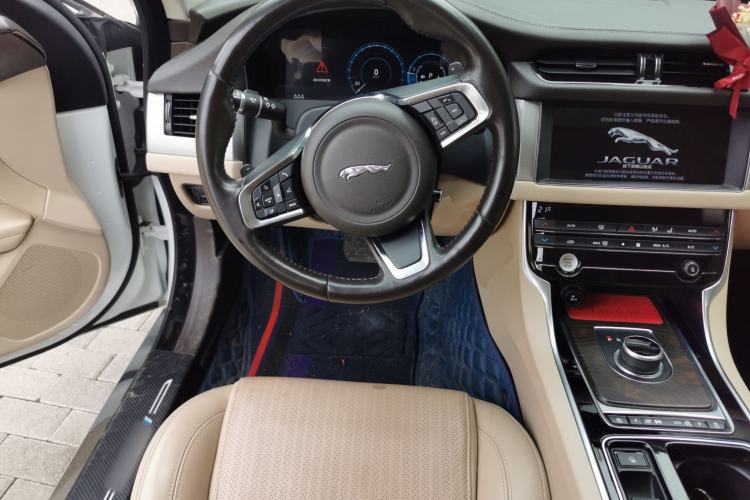 Used Jaguar XFL 2021 XFL 2.0T P250 Two-Wheel-Drive Luxury Deluxe Edition Steering Wheel