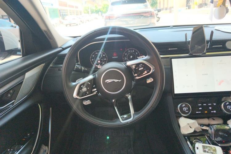 Used Jaguar XFL 2021 XFL 2.0T P200 Two-Wheel-Drive Elite Luxury Edition Steering Wheel