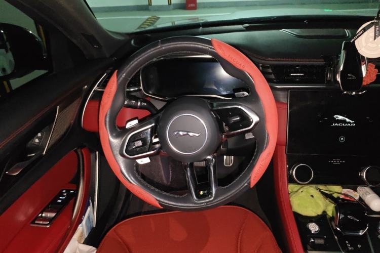 Used Jaguar XFL 2021 XFL 2.0T P250 All-Wheel-Drive Shimmering Black Sport Edition Steering Wheel