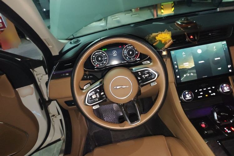 Used Jaguar XFL 2021 XFL 2.0T P250 Two-Wheel-Drive Luxury Deluxe Edition Steering Wheel