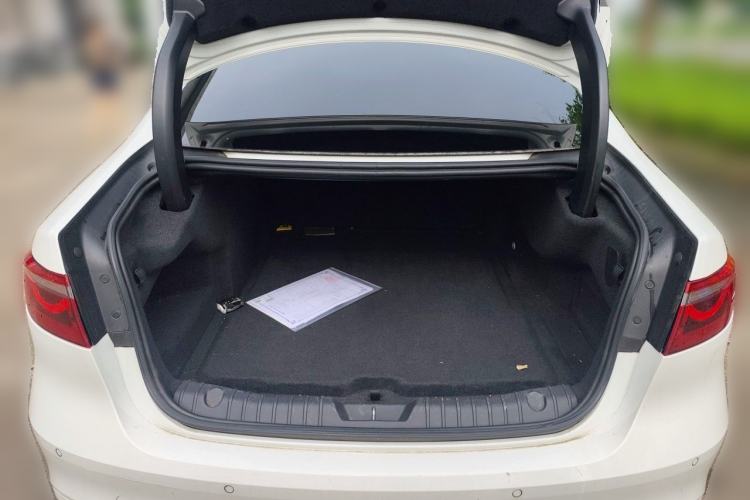 Used Jaguar XFL 2021 XFL 2.0T P200 Two-Wheel-Drive Elite Luxury Edition Trunk