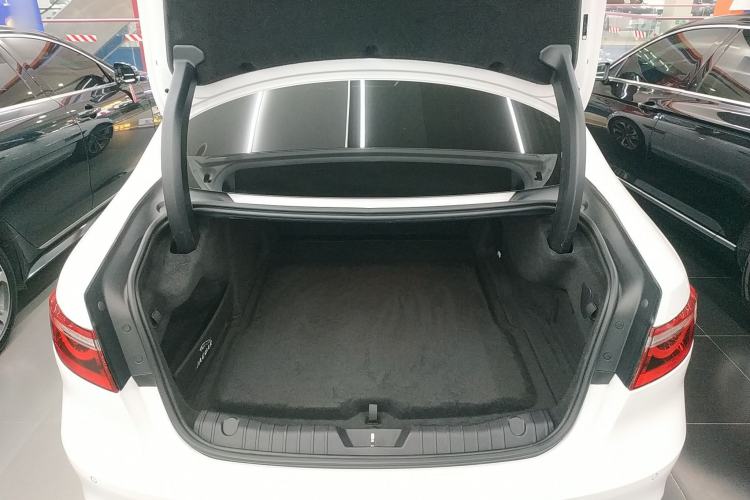 Used Jaguar XFL 2021 XFL 2.0T P200 Two-Wheel-Drive Elite Luxury Edition Trunk