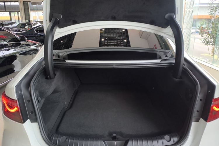 Used Jaguar XFL 2021 XFL 2.0T P250 All-Wheel-Drive Shimmering Black Sport Edition Trunk