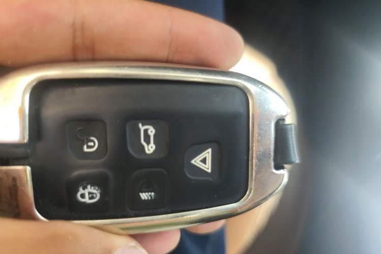 Used Jaguar XFL 2021 XFL 2.0T P250 Two-Wheel-Drive Luxury Deluxe Edition Vehicle Key
