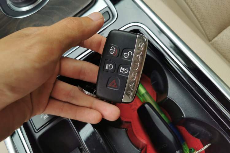 Used Jaguar XFL 2021 XFL 2.0T P250 Two-Wheel-Drive Luxury Deluxe Edition Vehicle Key