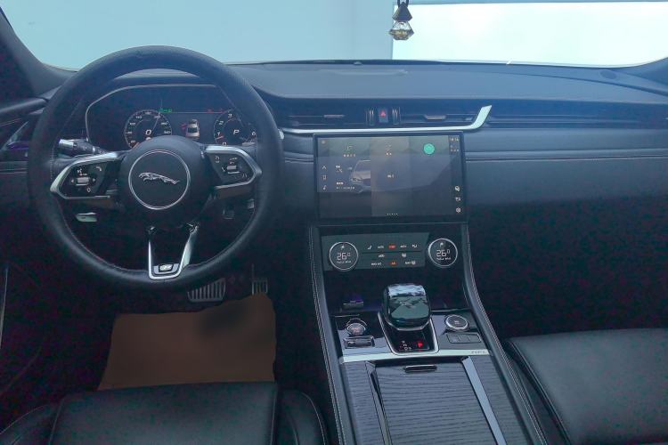 Used Jaguar XFL 2022 XFL 2.0T P250 Two-Wheel-Drive Elite Sport Edition Center Console