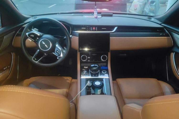 Used Jaguar XFL 2022 XFL 2.0T P250 Two-Wheel-Drive Elite Sport Edition Center Console