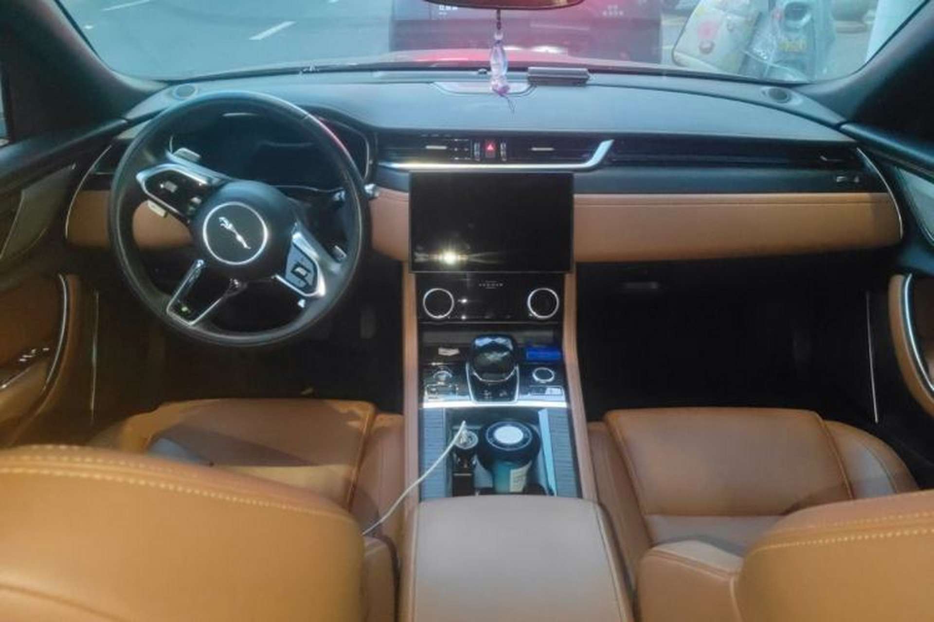 Used Jaguar XFL 2022 XFL 2.0T P250 Two-Wheel-Drive Elite Sport Edition Center Console