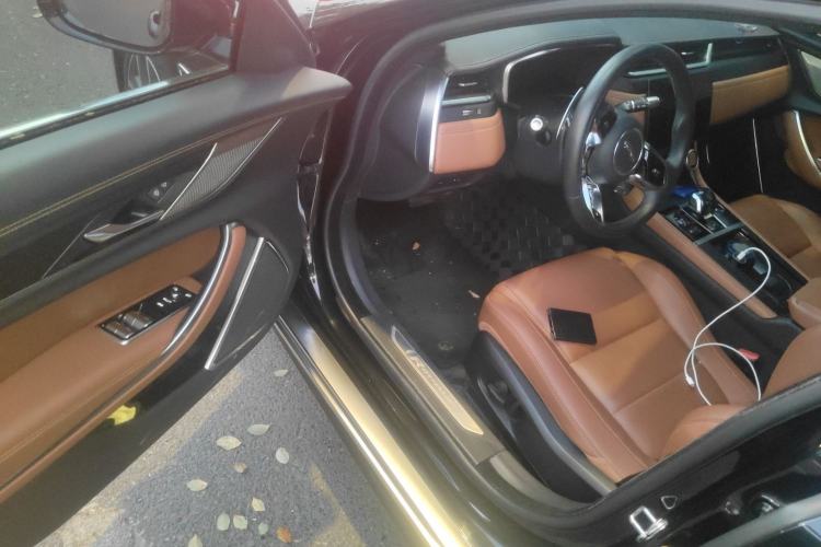 Used Jaguar XFL 2022 XFL 2.0T P250 Two-Wheel-Drive Elite Sport Edition Driver Seat