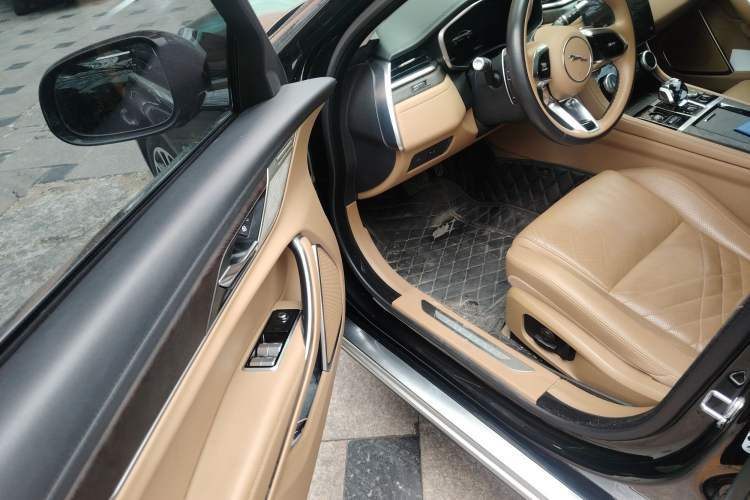 Used Jaguar XFL 2022 XFL 2.0T P250 Two-Wheel-Drive Prestige Luxury Edition Driver Seat