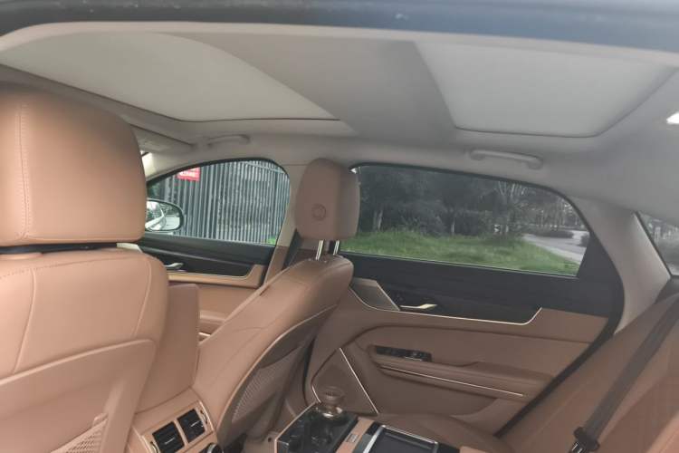 Used Jaguar XFL 2022 XFL 2.0T P250 Two-Wheel-Drive Prestige Luxury Edition Headliner